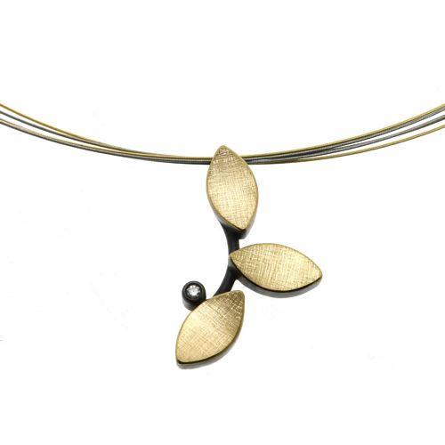Pendant 3 Leaf + Diamond + Wire
