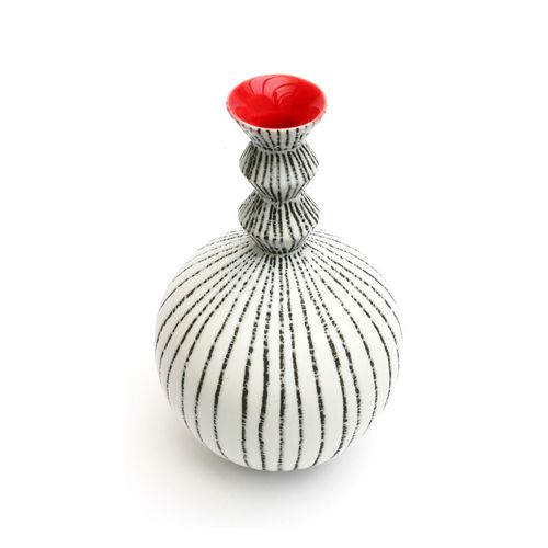 Friends Vase White Bobbles