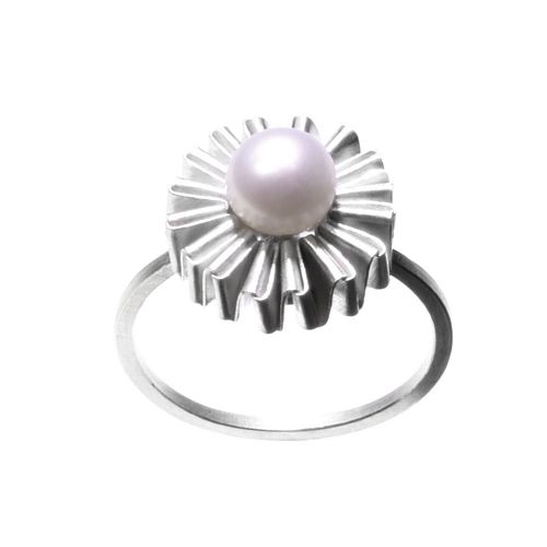 Ruffle Pearl Ring